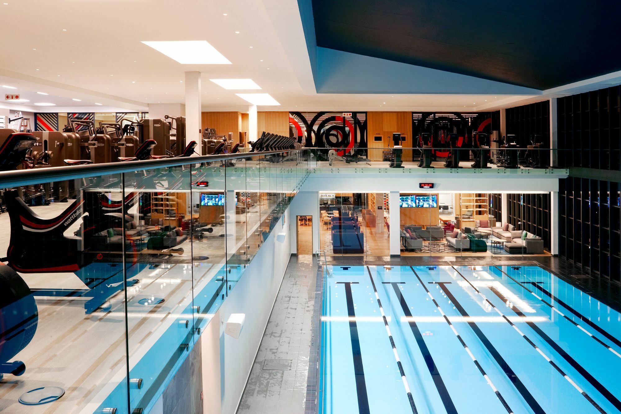 Pretoria-Noord［ハールスフォンテン］ハウス（200m²）｜ 1ベッドルーム／2バスルームアパートメント エクステリア 写真