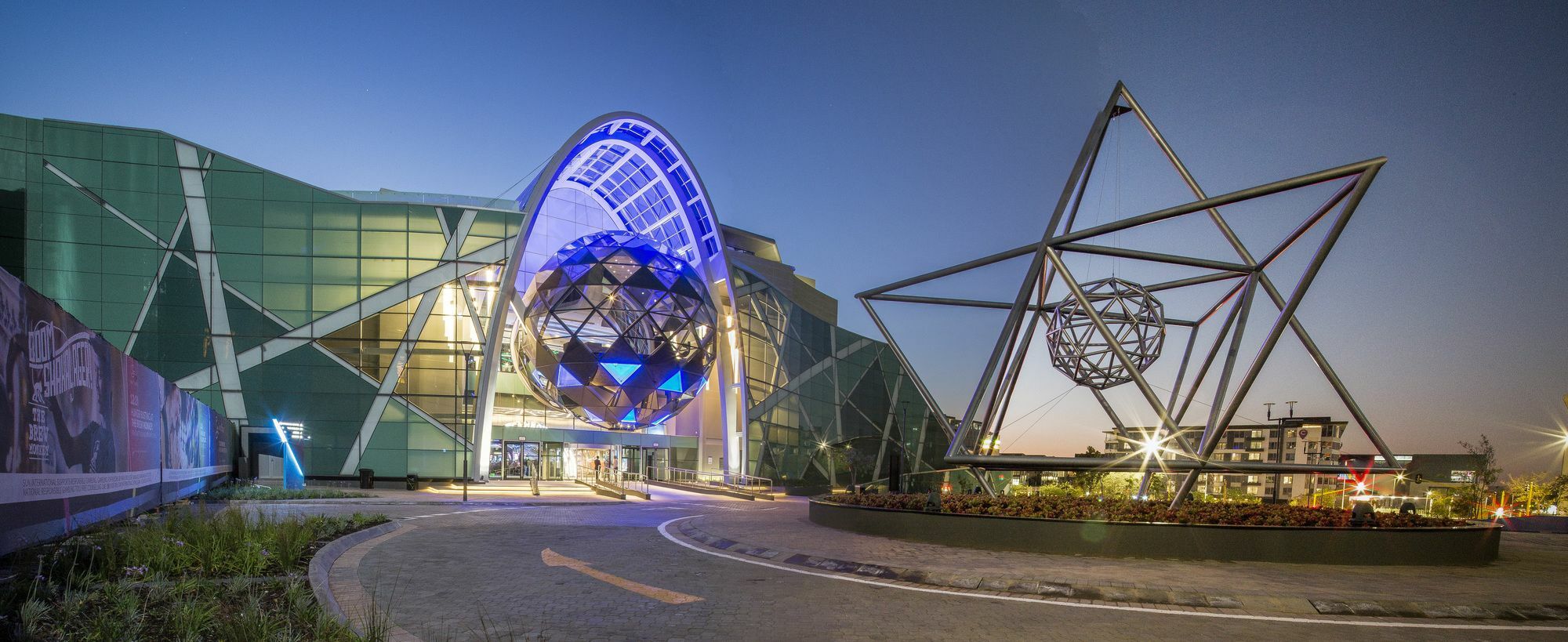 Pretoria-Noord［ハールスフォンテン］ハウス（200m²）｜ 1ベッドルーム／2バスルームアパートメント エクステリア 写真